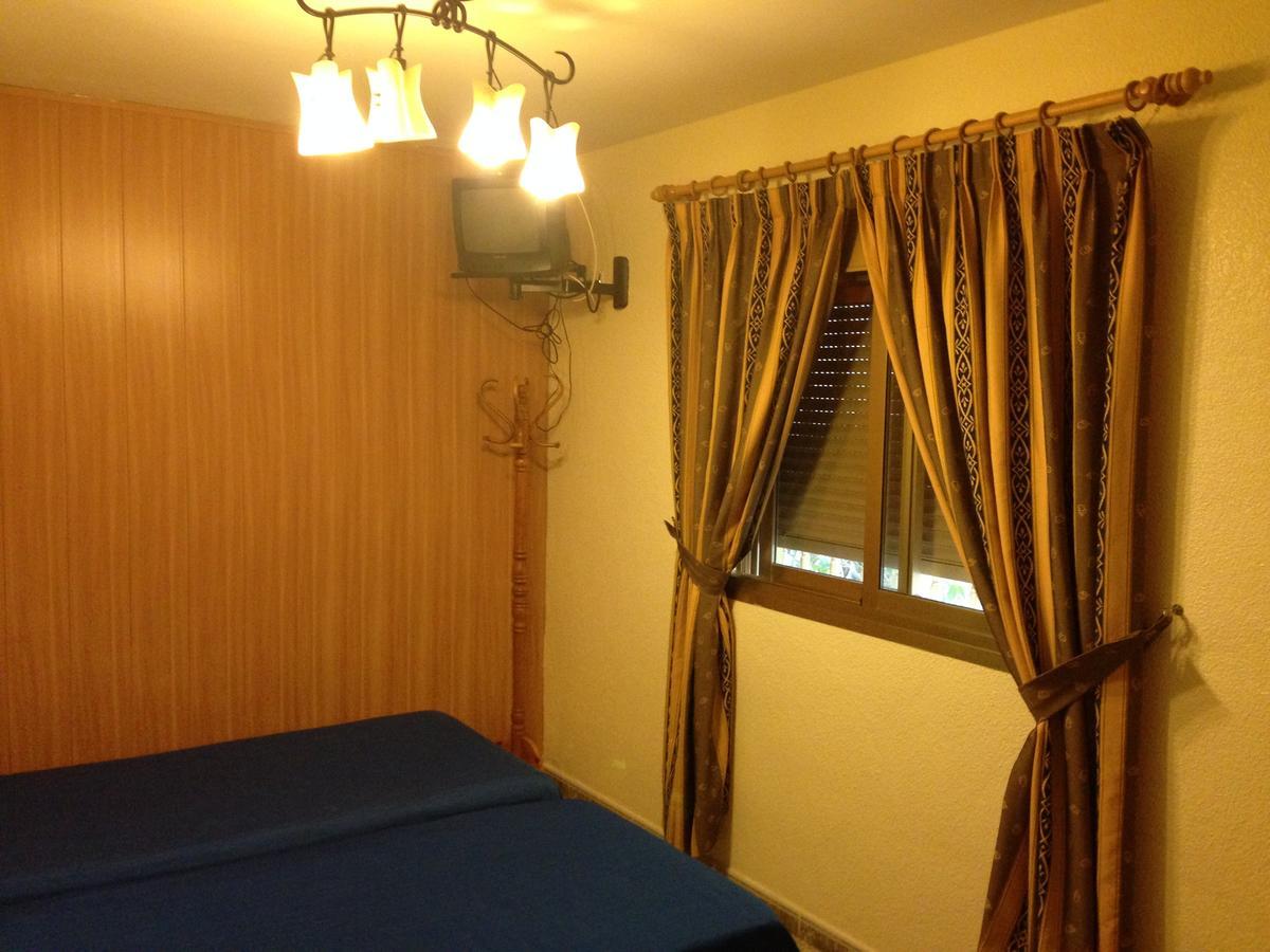 אלמריה Hostal Delfin Verde מראה חיצוני תמונה